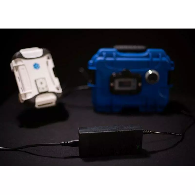 CHARGEUR SECTEUR POUR BATTERIE BOATBOX SYSTEM - 12V 3 CHARGEUR SECTEUR POUR BATTERIE BOATBOX SYSTEM - 12V